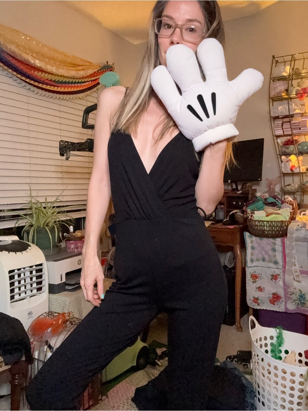 Black Sleeveless V-Neck Jumpsuit - Picture 5 of 5
